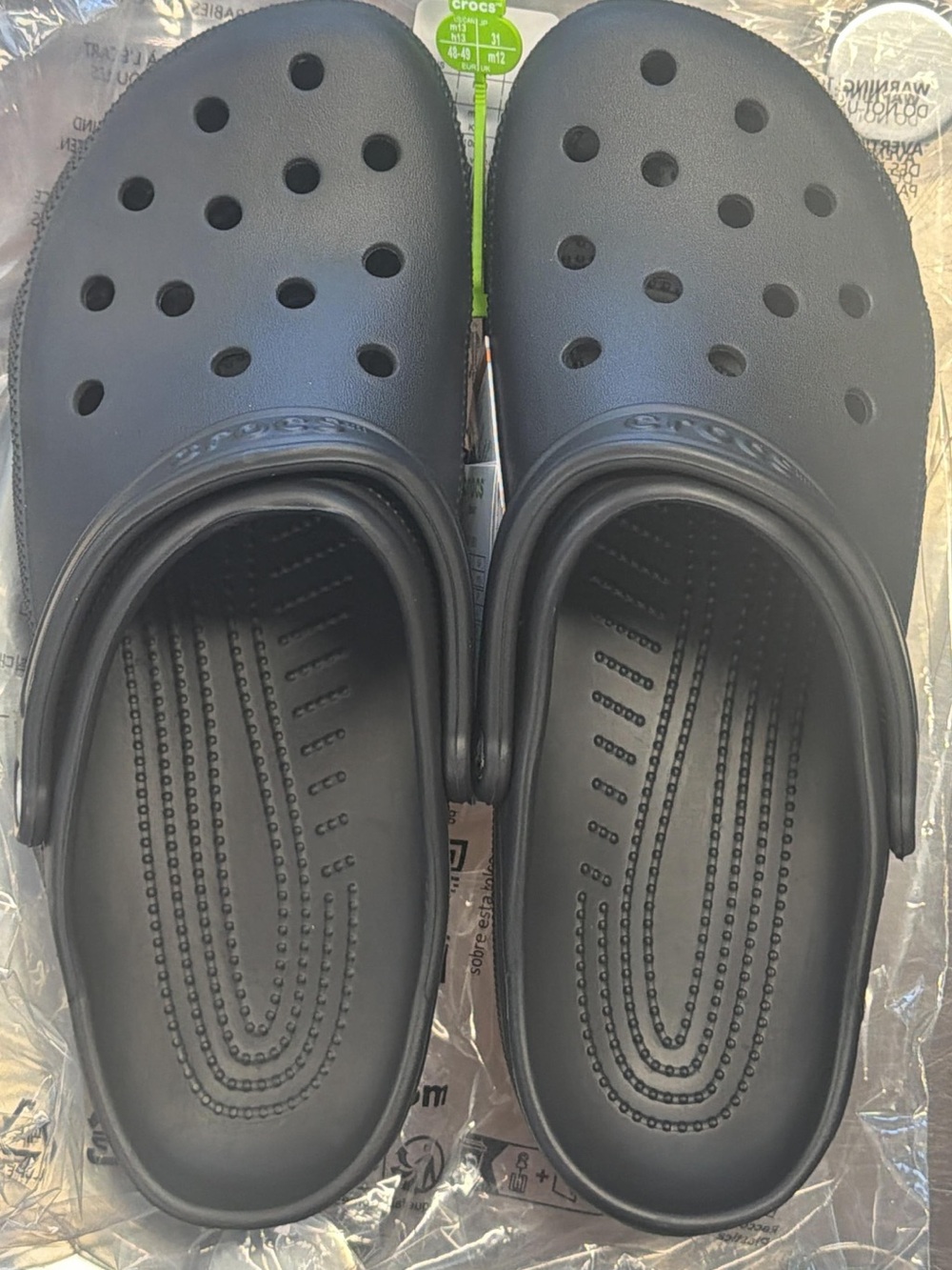 Crocs Classic Clog in Black M13